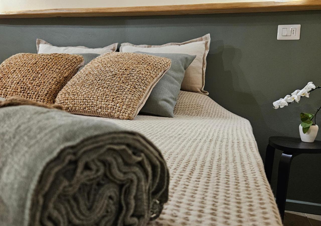 Rayuela Suites San Pantaleo Ngoại thất bức ảnh