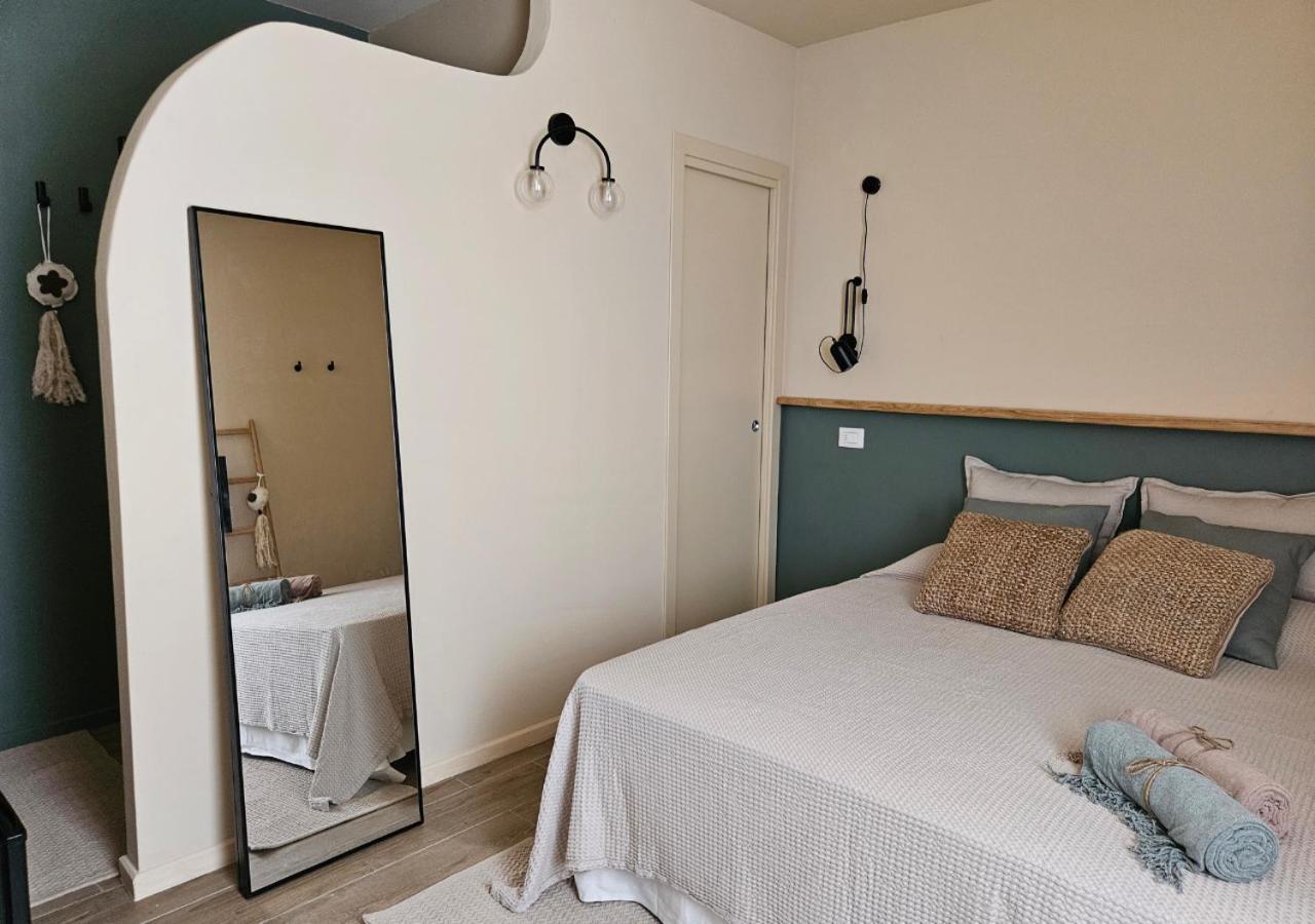 Rayuela Suites San Pantaleo Ngoại thất bức ảnh