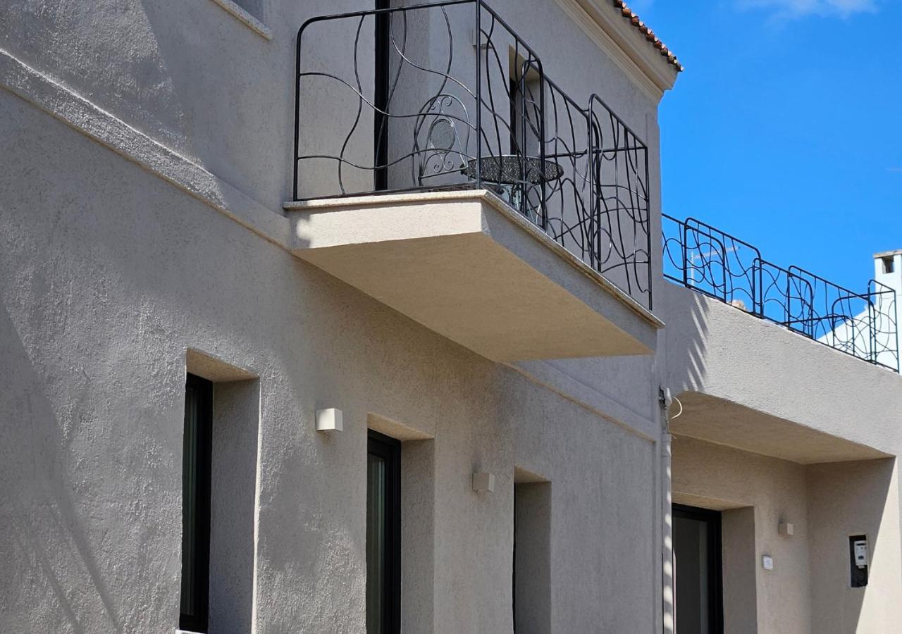 Rayuela Suites San Pantaleo Ngoại thất bức ảnh