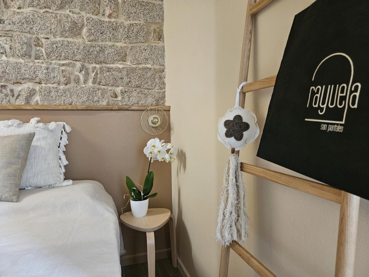 Rayuela Suites San Pantaleo Ngoại thất bức ảnh